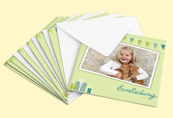Hochwertiges Fotobuch zum Geburtstag verschenken und passend dazu eine personalisierte Grusskarte gestalten. Damit werdet ihr zum Meister-Geschenkemacher.