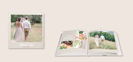 Wie erstelle ich ein Fotobuch? Gestalten Sie in der ROSSMANN Fotowelt ein Digitaldruckbuch im quadratischen Format. Jetzt einfach und schnell Fotos hochladen.