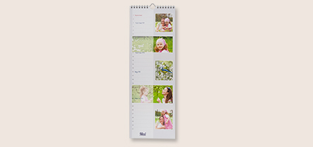 Personalisierten Fotokalender gestalten in der ROSSMANN Fotowelt. Mit wenig Aufwand erhalten Sie Ihren ganz persoenlichen Fotokalender mit Ihren eigenen Bildern.