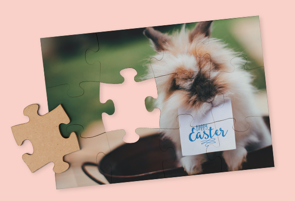 Ostern Fotogeschenke: Ein personalisiertes Holzpuzzle mit Hasenmotiv und individuellem Bild als originelles Geschenk.