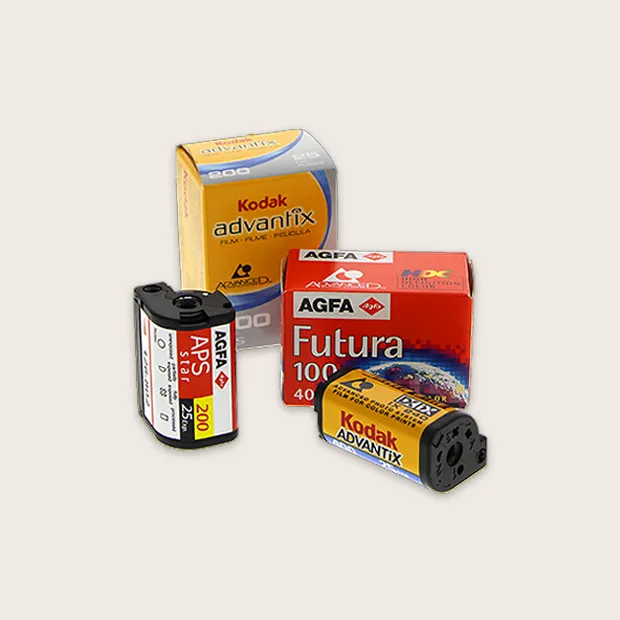 Film entwickeln, Farb-, Dia-, Roll- und Kleinbildfilme Analoge Farb-, Dia-, Roll- und Kleinbildfilme jetzt in professionelle Hände geben und entwickeln lassen.