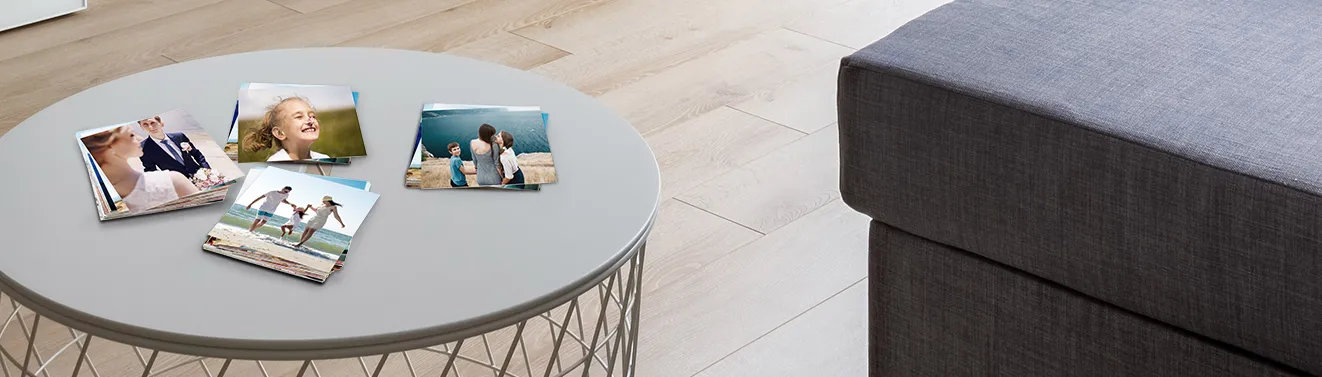 Eine Auswahl hochwertiger Fotoabzüge. Lasst eure schönsten Erinnerungen als Fotos in eurer Wunschgröße entwickeln.