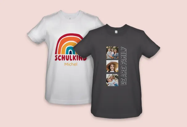 Zwei Kinder-T-Shirts, eines mit Regenbogen, Namen und Schriftzug "Schulkind", eines mit Familienfotos und "WE ARE FAMILY".