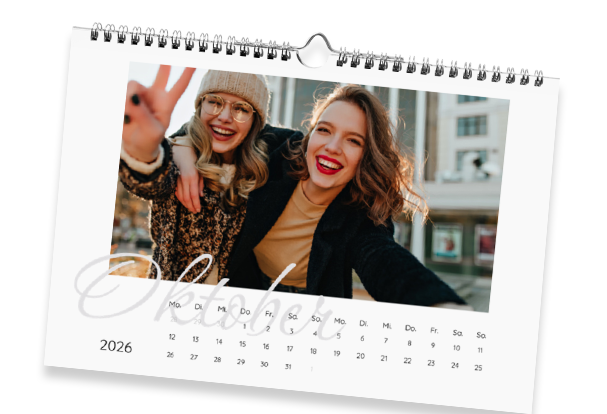 Lasst euren Wandkalender hier drucken und auf echtem Fotopapier ausbelichten. Monat für Monat könnt ihr eure schönsten Erinnerungen aufleben lassen.