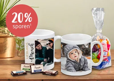 Die Tasse, gefüllt mit köstlicher Sarotti oder Ritter Sport Schokolade, wird individuell mit eurem Lieblingsfoto bedruckt. 