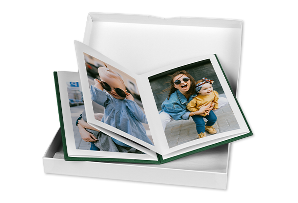 Kompakte Erinnerungen zum Aufklappen – Gestaltet ein Leporello mit zehn eurer liebsten Fotos.