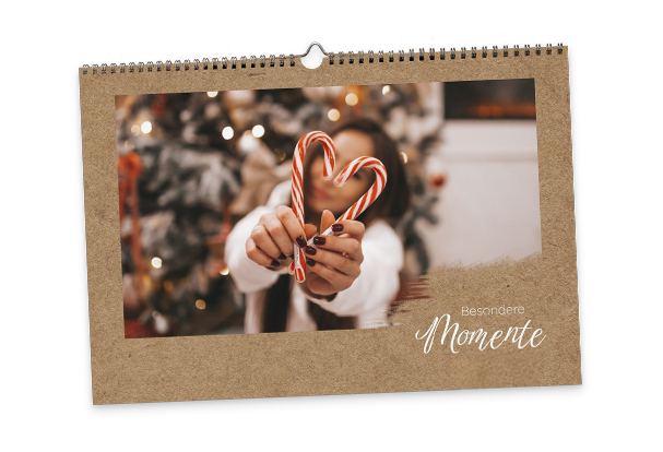Lasst euren Wandkalender hier drucken und auf echtem Fotopapier ausbelichten. Monat für Monat könnt ihr eure schönsten Erinnerungen aufleben lassen.