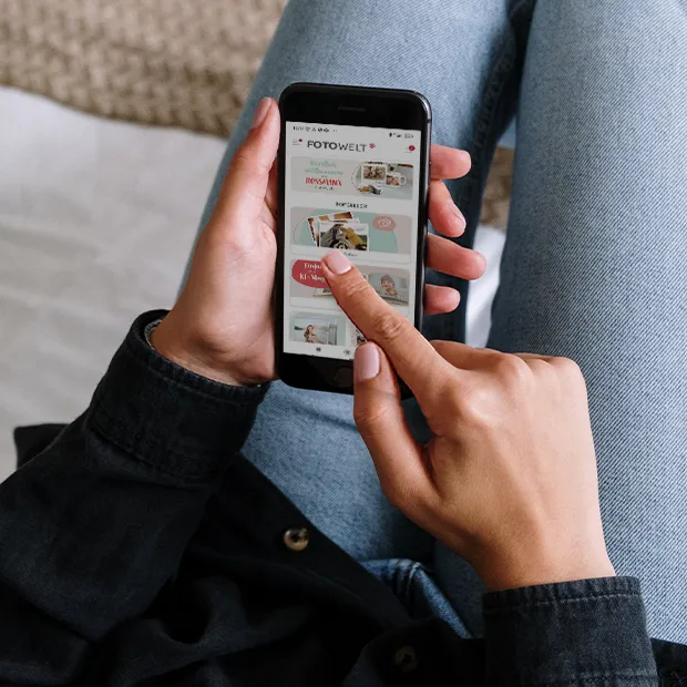 Fotobuch App und noch viel mehr, benutzerfreundlich und flexibel Die Fotobuch App von ROSSMANN ist einfach zu bedienen und absolut nutzerfreundlich. Ladet sie euch auf euer Handy herunter und probiert sie gleich einmal aus.