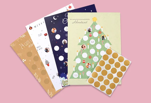 Der Adventskalender zum Rubbeln ist ein kreatives Weihnachtsgeschenk mit Fotos für die ganze Familie. 24 Rubbelsticker sind beigefügt.