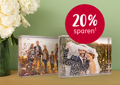 Schüttelrahmen mit Glitzerpartikeln und personalisiertem Foto, zeigt Hochzeits- oder Familienmotiv