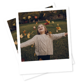 Fotos im Retro- oder Polaroid-Stil mit liebevollen Details, ideal zur Dekoration oder zum Verschenken.