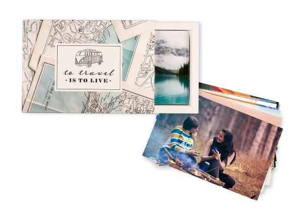 Bilderbox für Fotoabzüge – Erinnerungen stilvoll aufbewahren und schützen Geöffnete Bilderbox mit zahlreichen hochwertigen Fotoabzügen und personalisiertem Design