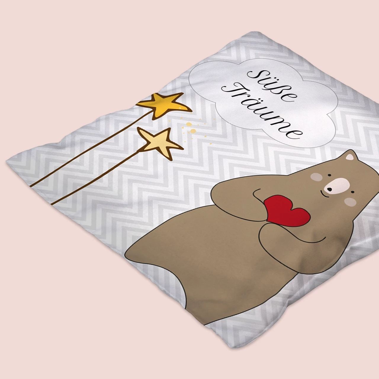 Ein personalisiertes Kirschkernkissen spendet langanhaltende Wärme und hilft Babys bei Bauchweh sowie Erwachsenen bei Verspannungen. Individuell bedruckbar und waschbar.
