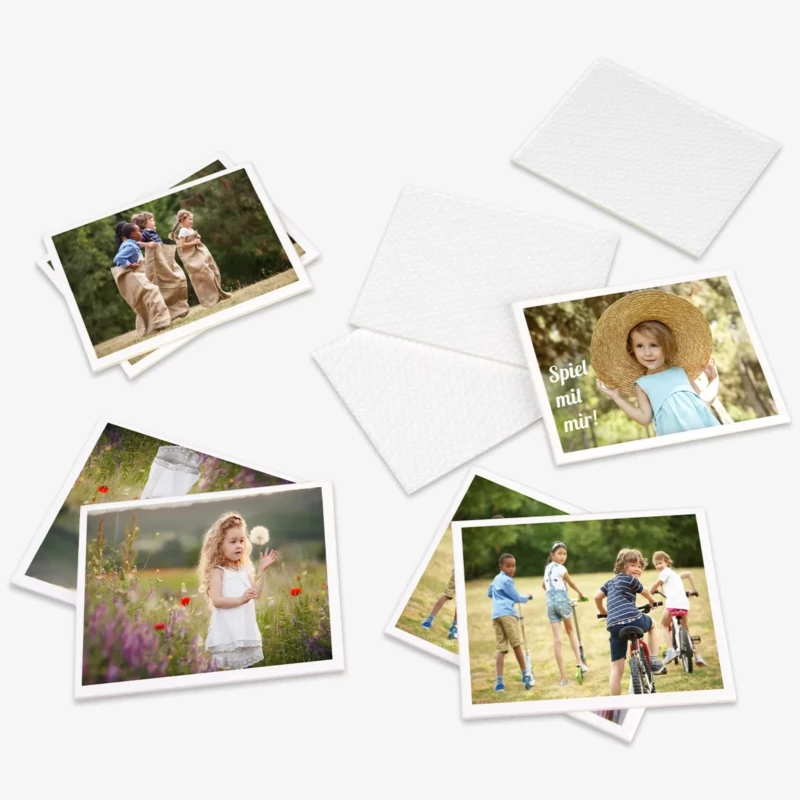 Das klassische Gedächtnisspiel im Foto-Memory-Stil mit eigenen Bildern und Texten gestalten. Perfekt für Familien, um gemeinsame Erinnerungen zu genießen.