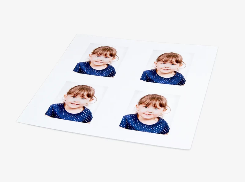 Hier könnt ihr Passbilder online bestellen. Die UV-beständigen Fotos sind ideal für die Geldbörse. Wir belichten eure Passbilder auf echtem Fotopapier.