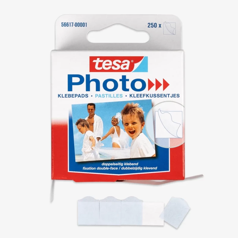 tesa® Photo Klebepads-Verpackung mit 250 doppelseitigen Klebepads, speziell für Fotos und leichte Befestigungen.