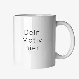 Weiße Tasse mit glänzender Oberfläche und schwarzem Text 'Dein Motiv hier'.
