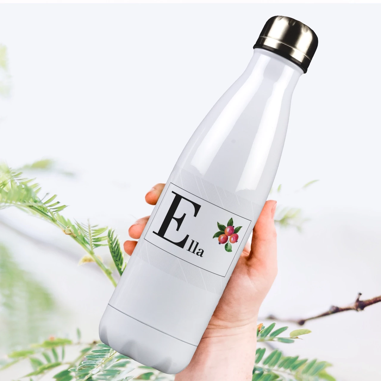 Hier könnt ihr eine Thermosflasche personalisieren und euch von zahlreichen Designvorlagen inspirieren lassen. Die weiße Flasche fasst 500 ml eures Lieblingsgetränkes.