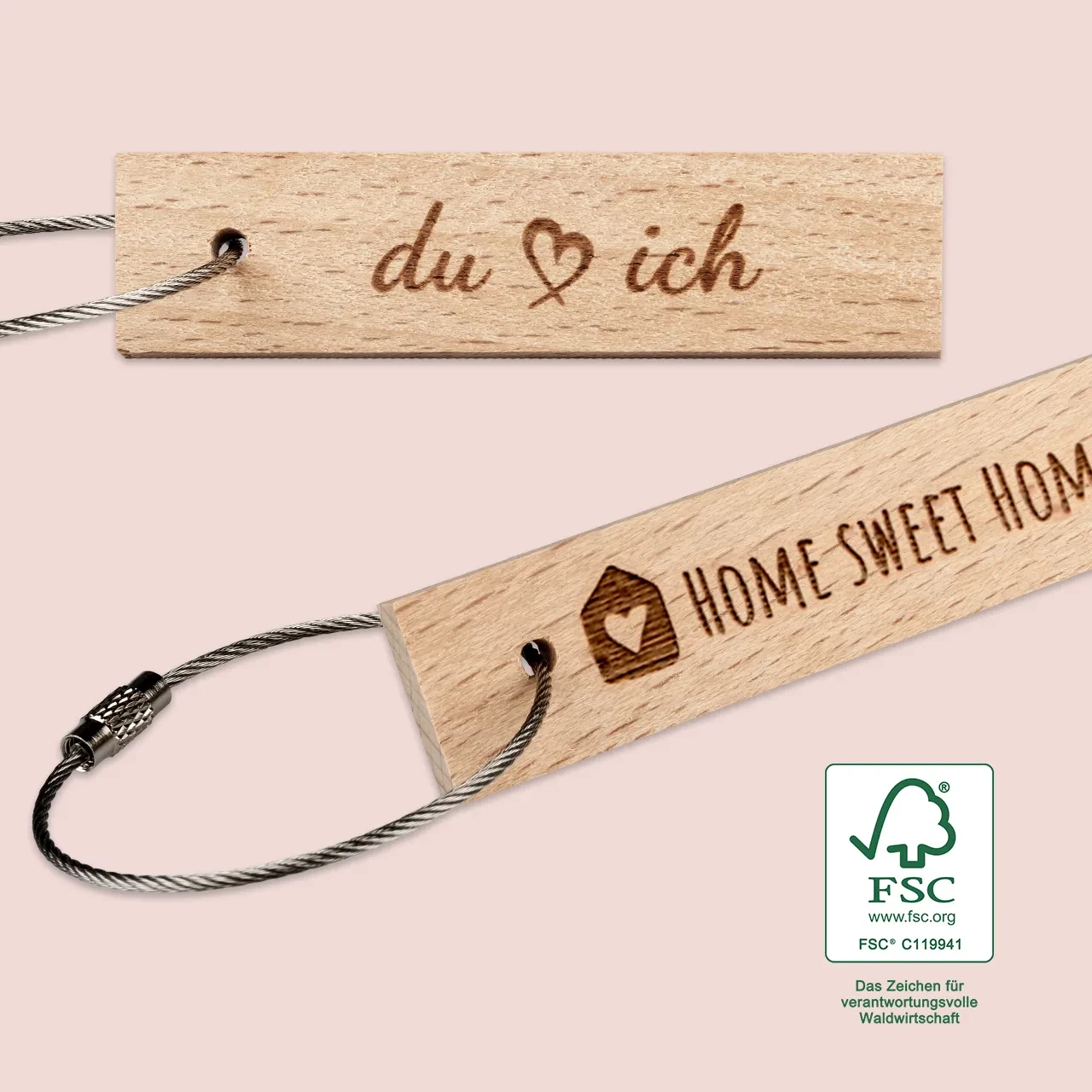Der Foto Schlüsselanhänger von ROSSMANN Fotowelt ist klein, formschön und aus hochwertigem Acryl. Tragt eure schönsten Erinnerungen immer bei euch, egal wo ihr seid.
