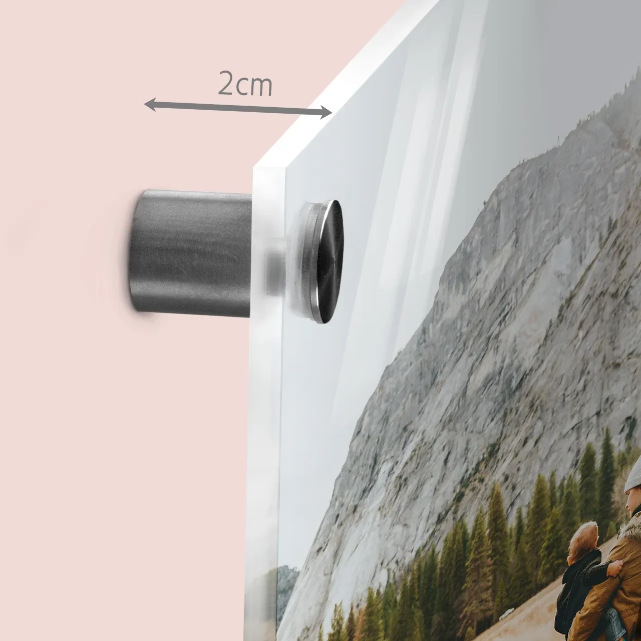 Eure Acrylglas Bilder können mit Hilfe der mitgelieferten Abstandshalter optimal montiert werden. Gestalte jetzt dein Foto auf Acrylglas und bestelle direkt online.