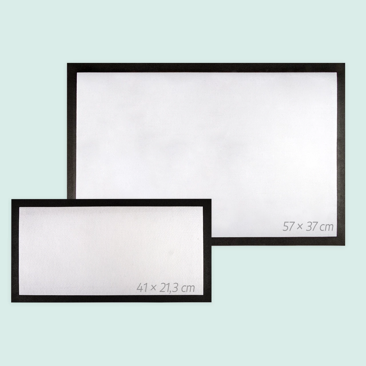 Die Napfunterlagen der ROSSMANN Fotowelt sind in verschiedenen Größen bestellbar und mit verschiedenen hochwertigen Designvorlagen gestaltbar. Jetzt einfach loslegen.