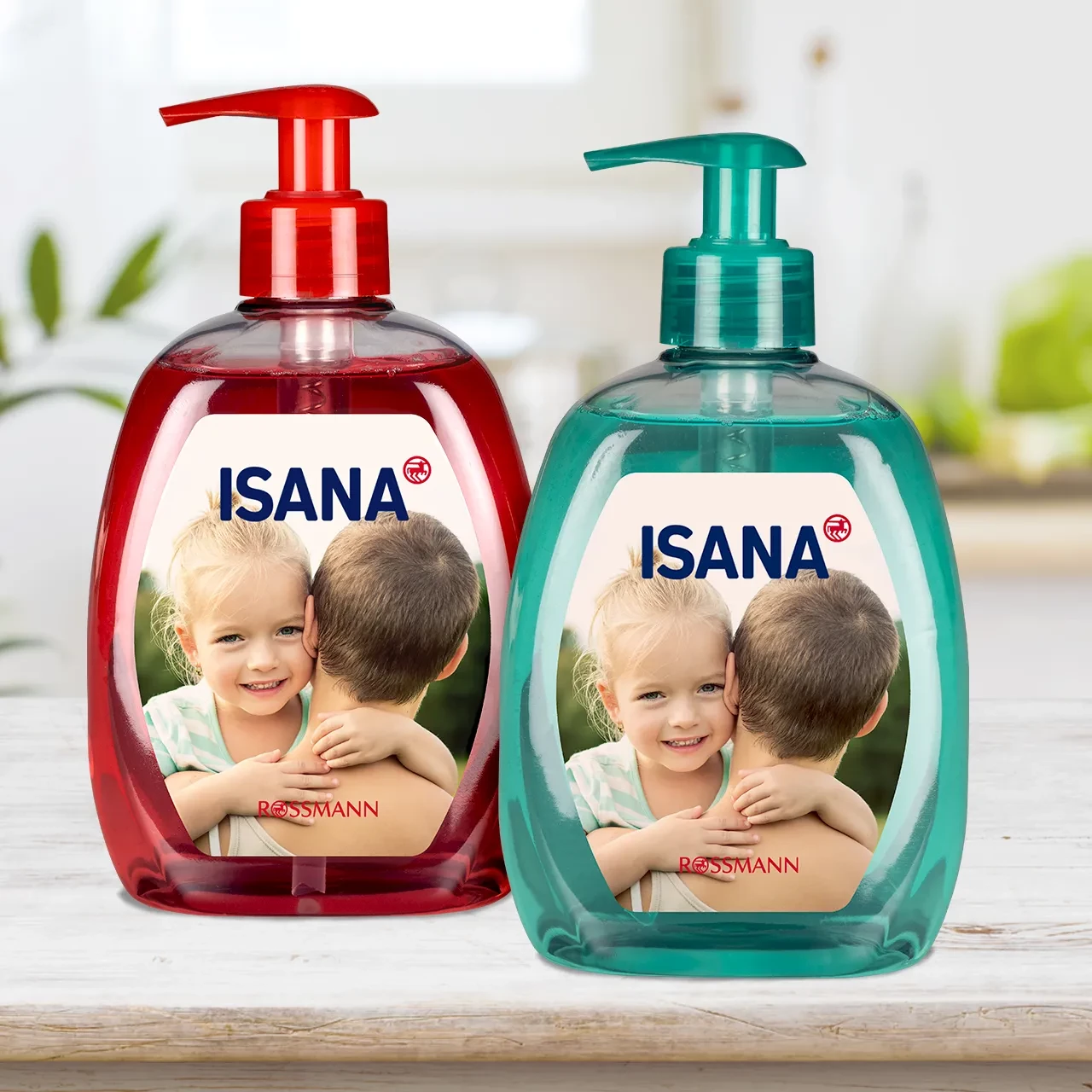 Die personalisierte Seife von ISANA ist ein Eyecatcher. Verschiedene Sorten, pH-hautneutral, zu 100 % ohne Mikroplastik. Hautverträglichkeit dermatologisch bestätigt.