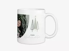 Ihr könnt in der ROSSMANN Fotowelt eine hochwertige weiße Keramik-Tasse mit Foto gestalten und bestellen. Die Oberfläche kann dabei glänzend oder auch matt sein.