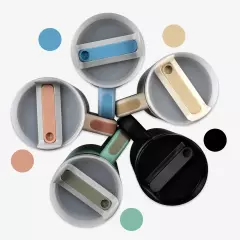 XXL-Thermobecher, in 5 Farben erhältlich Eine Auswahl an personalisierbaren Edelstahl-Trinkbechern mit Deckel, perfekt für unterwegs.