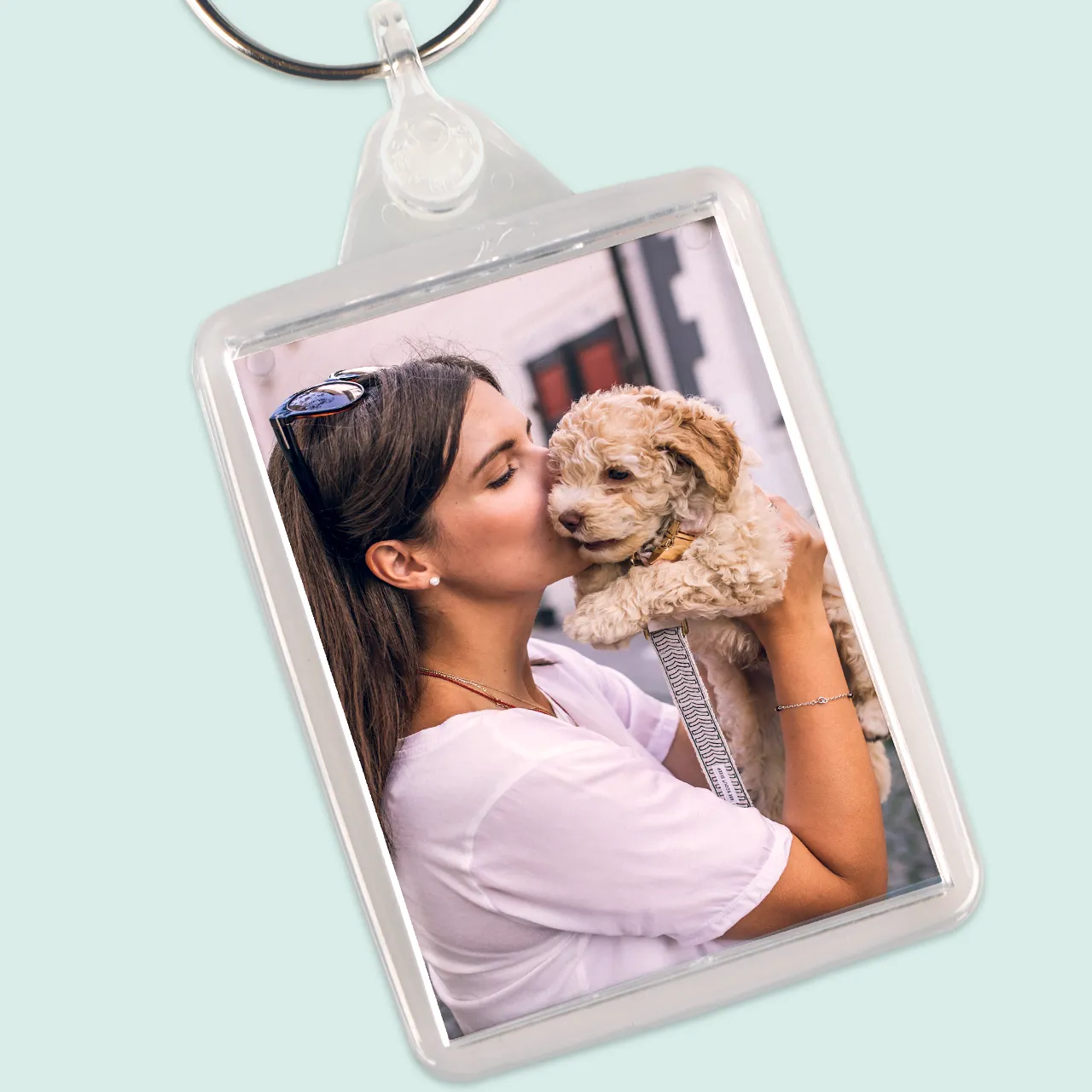 Schlüsselanhänger mit eigenem Foto aus Acryl gestalten Rechteckiger Schlüsselanhänger mit Foto einer Frau und ihrem Hund