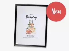 Geldgeschenk Poster im Bilderrahmen auf Regal mit Tasse und Kissen dekoriert