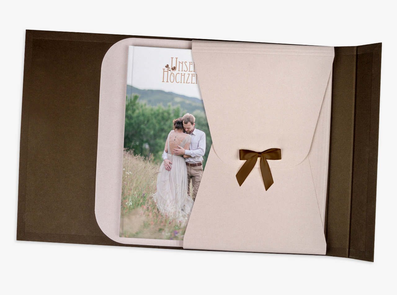 Jetzt Geschenkverpackungen zum nächsten Fotoprodukt dazu bestellen. Es stehen euch Farben zur Verfügung, je nach euren Vorstellungen.