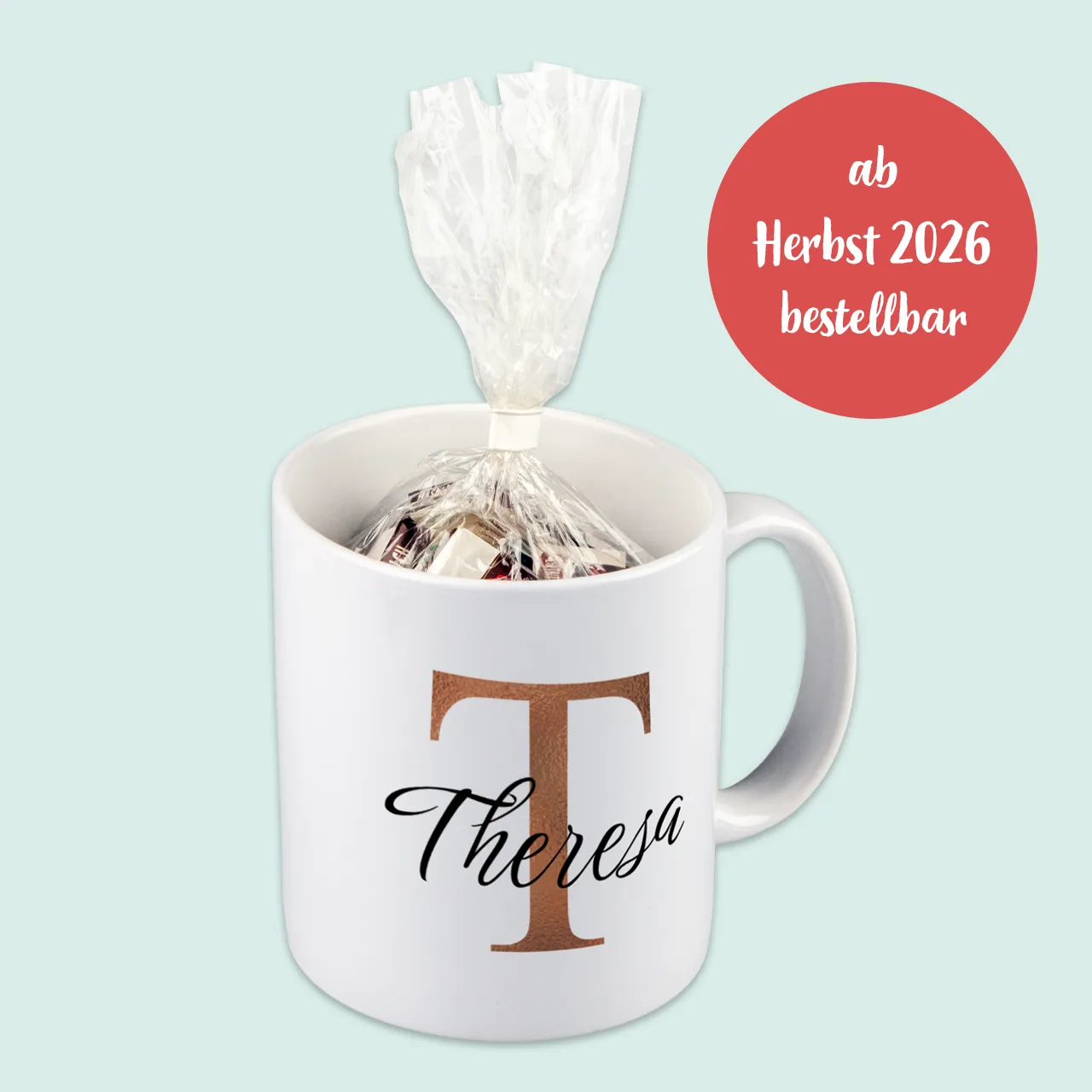 Tasse selbst gestalten, mit Schokolade befüllte Tasse Ihr könnt nicht nur eine Tasse mit Foto bedrucken lassen, sondern die Tasse gleich als besonderes Geschenk mit Schokolade befüllt bestellen und verschenken.