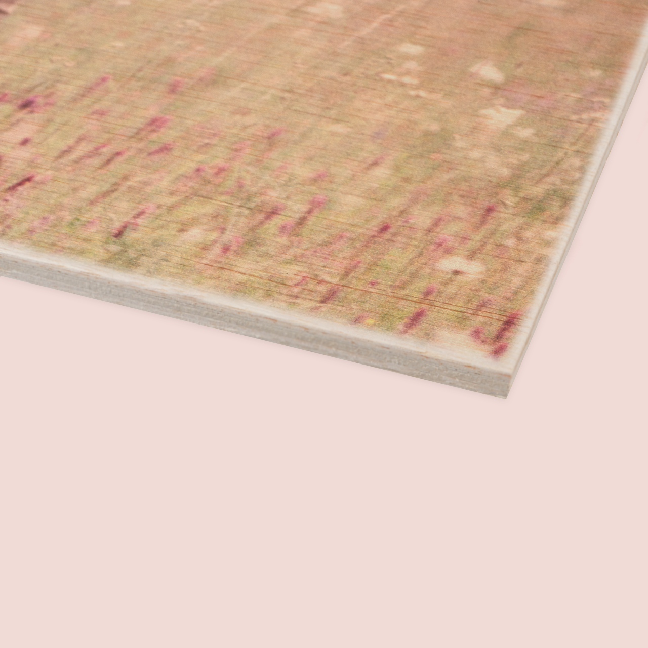 Bringt euer Lieblings-Bild auf Holz. Dank dessen, dass weiß nicht unterdruckt wird, bleibt die rustikale Holz-Struktur erhalten und bietet einen natürlichen Charme.