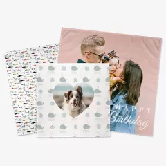 Hochwertige Geschenktücher könnt ihr in der ROSSMANN Fotowelt bestellen. Es gibt drei verschiedene Größen und zahlreiche unterschiedliche Designvorlagen.