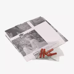 Bilderwand gestalten, inklusive Montageanleitung und Material Der FRAMENATOR wird inklusive Anleitung, Schablone und Montagematerial geliefert. Mit Hilfe dieser Werkzeuge lässt sich die Bilderwand optimal anbringen.