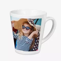 Latte macchiato Tasse bedrucken mit Fotos von schönen Momenten und besonderen Anlässen. In der ROSSMANN Fotowelt findet ihr viele schöne Designvorlagen und Collagen.
