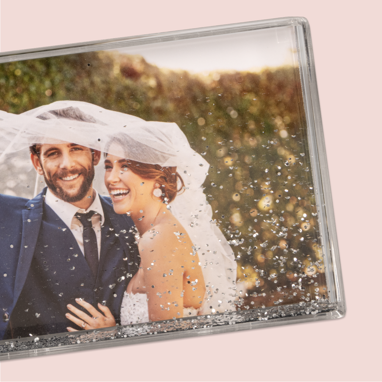 Neu: Schüttelrahmen mit Goldglitzer – euer Foto im funkelnden Rahmen Schüttelrahmen mit Foto und Gold-Konfetti – neue Produktvariante