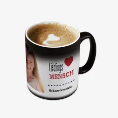 Die hochwertige Zauber-Fototasse wird im professionellen 4-Farb-Sublimations-Verfahren bedruckt und mit großer Hingabe verpackt und sicher verschickt.