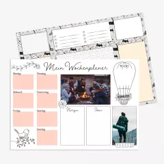 Praktische Schreibtischunterlage mit Foto und Kalendarium Die Schreibtischunterlage mit Foto kann auch mit Kalendarium gestaltet werden. Dafür bieten wir in der ROSSMANN Fotowelt viele praktische Designvorlagen.