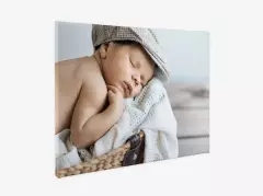 Lasst jetzt euer liebstes Foto auf Leinwand drucken. Die Motive werden mit einem UV-beständigen Farbdruck ausbelichtet. Es entstehen leuchtende Farben.