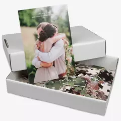 Hochwertige Puzzle mit eigenem Bild gestalten mit besonderen Bildern von Hochzeit, Einschulung oder Jubiläen. Das Puzzle mit Foto ist sorgfältig verpackt in einer neutralen Box.