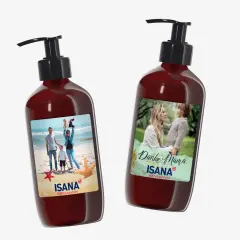 Gestaltet eure eigene Flüssigseife mit Foto, inklusive Geschenkverpackung! Im MEIN DESIGN Shop könnt ihr jetzt die ISANA Handseife für euch und eure Liebsten entwerfen.
