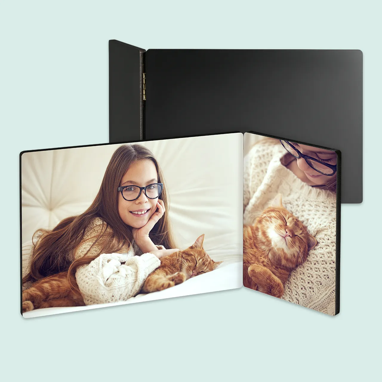 Zweiteiligen Fotoaufsteller Holz mit eigenen Bildern gestalten Zweiteiliger Fotoaufsteller Holz mit Mädchen und Katze sowie schwarzer Rückseite
