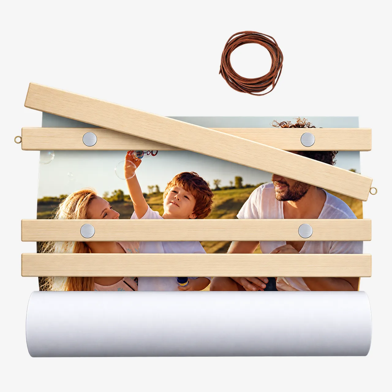 Rückansicht der Retro-Leinwand mit magnetischen Holzleisten und Aufhängeschnur