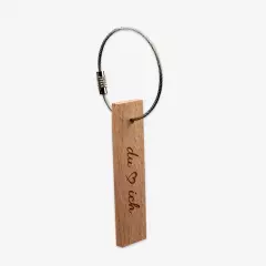 Gestaltet euren Schlüsselanhänger mit Gravur in der ROSSMANN Fotowelt. Dieser Anhänger ist ein einzigartiges und praktisches Accessoire für euren Alltag.