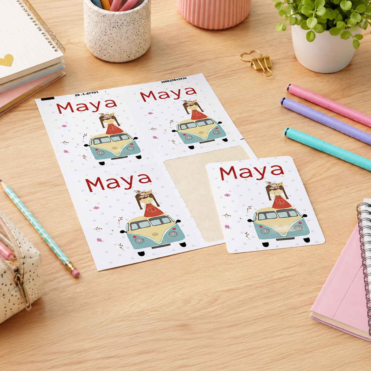 Selbstklebende Fotosticker mit Namen Maya für Schule und Alltag Fotosticker mit Namen selbst gestalten