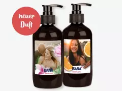 In der ROSSMANN Fotowelt könnt ihr eine ISANA Flüssigseife mit Foto und Text personalisieren. Gestaltet das Etikett der dunkelbraunen Flasche mit Pumpspender individuell.