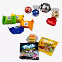 Gestaltet einen personalisierten Adventskalender Lindt mit eurer Lieblingsfüllung! Wählt eine köstlichen Schokoladen-Mischung von Lindt oder Ritter Sport oder versüßt euch die Vorweihnachtszeit mit fruchtig-aromatischen Trolli Gummibonbons.