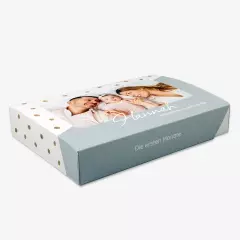 Gestaltet eure Foto-Aufbewahrungsbox einzigartig mit Texten, Fotos oder exklusiven Designs und verleiht ihr mit persönlicher Beschriftung eine besondere Note.