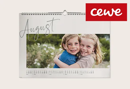 Ein Fotokalender, gestaltet mit persönlichen Momenten, die euch das ganze Jahr über begleiten.